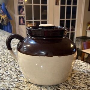 vintage stoneware bean pot was manufactured by Robinson Ransbottom Pottery